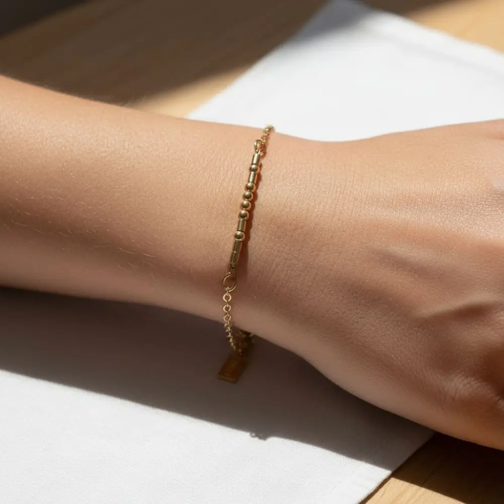 classic-bar-gold-bracelet (1)