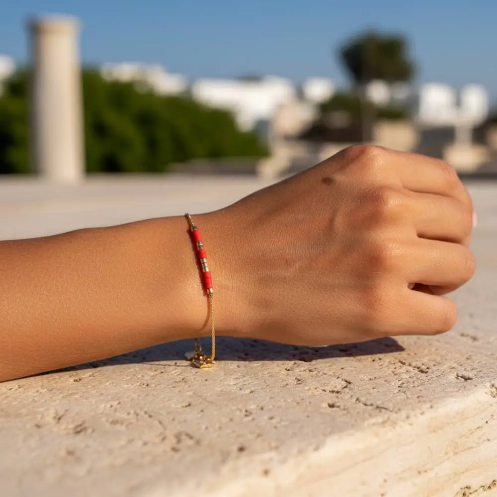 delica-paloma-red-bracelet