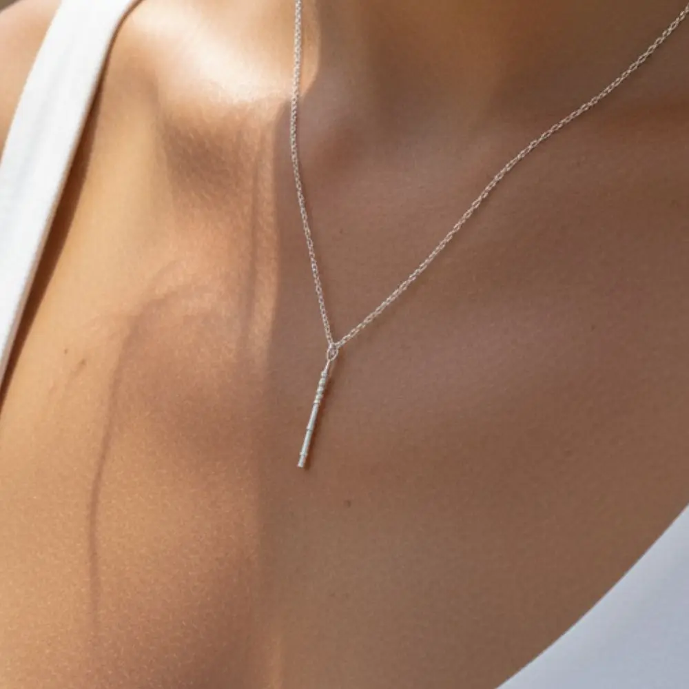 drop-bar-silver-necklace