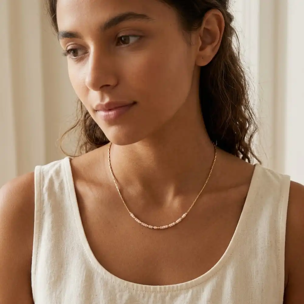 Rondo Paloma Pearl Necklace model
